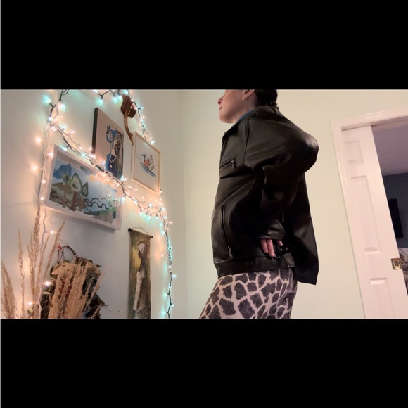 Harley Davidson Leather Jacket - Picture 4 of 17